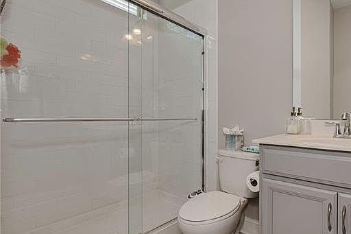 4th image of 15130 Oleander Dr