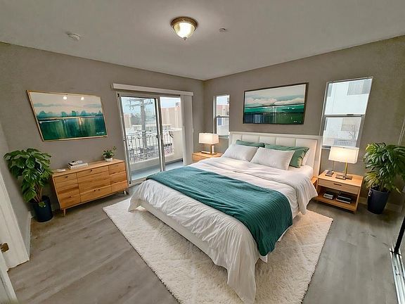 4th image of 1270 Stoner Ave #7