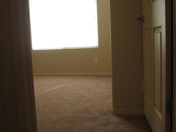 3rd image of 508 Los Pinos St