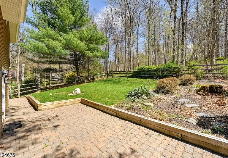 64 Hilltop Trl — Photo 32