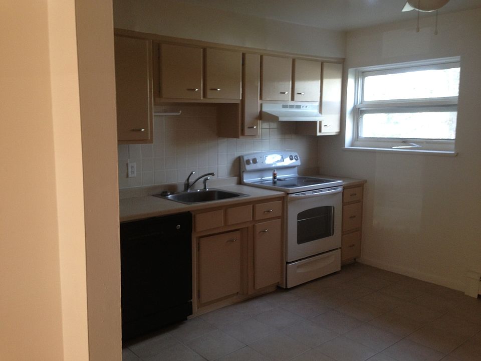 2nd image of 12-14 Arbor Hill Dr #2