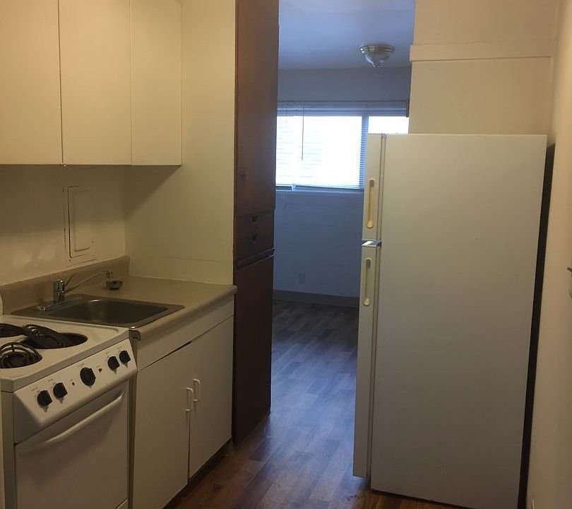 2nd image of 1120 NE 43rd St #8661473