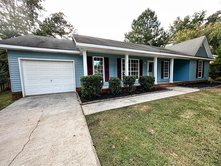 568 Fairfield Way — Photo 3