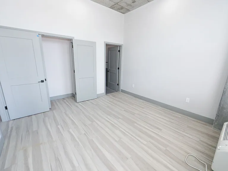 1810 E Venango St — Photo 35
