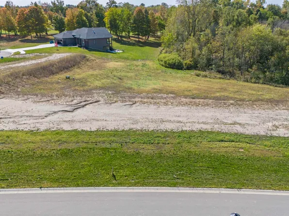 1909 Golfview Dr #111, Auburn, IN 46706