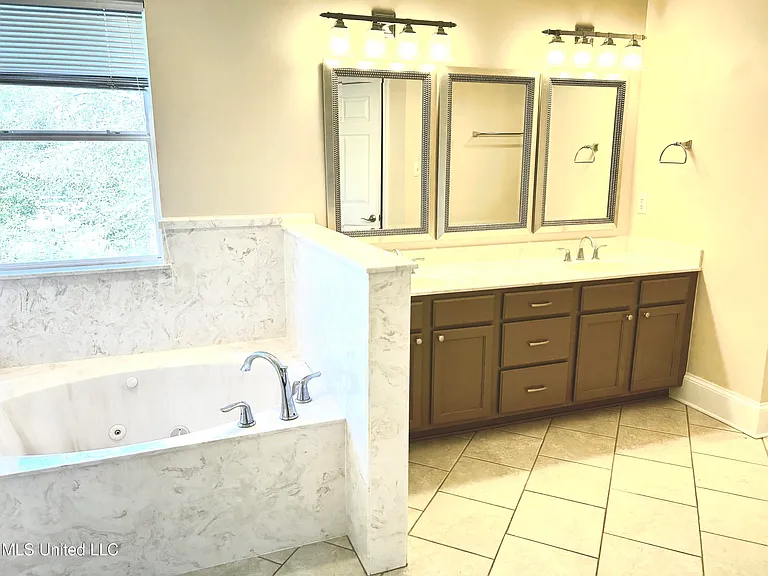 3609 Reeves Ln — Photo 13