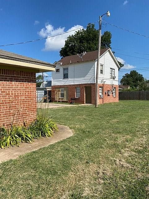 2nd image of 2829 SW 34th St