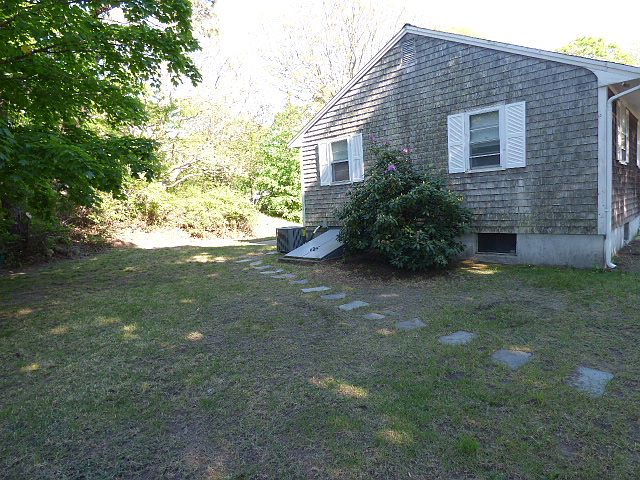 2nd image of 26 E Bay View Rd