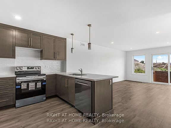 5th image of 60 Griffith Way