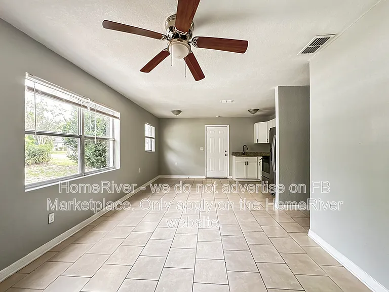 705 W 9th St — Photo 6