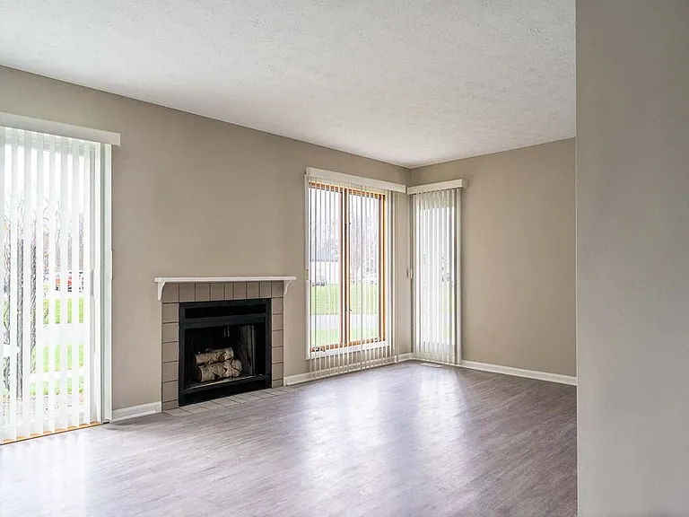 Village Walk Apartments — Photo 6