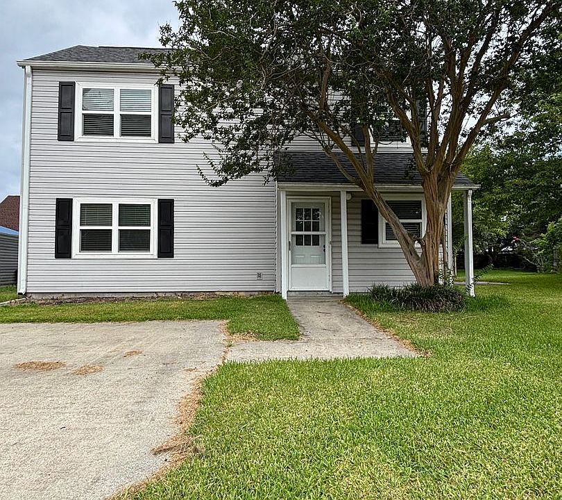 1st image of 124 E Saltwood Pl