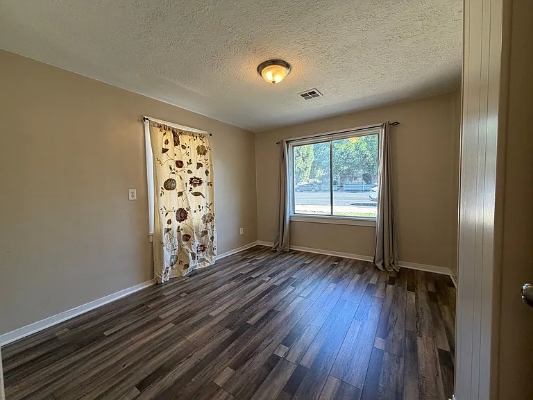 337 W 200 N — Photo 21