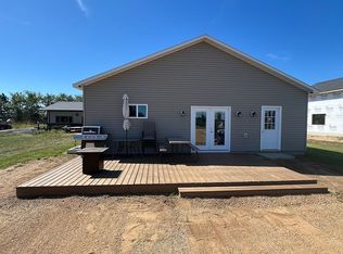 48067 Oak Bay Dr, Sisseton, SD 57216