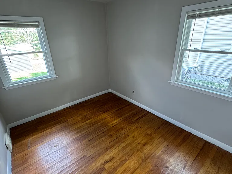 1620 W Hayes St — Photo 9