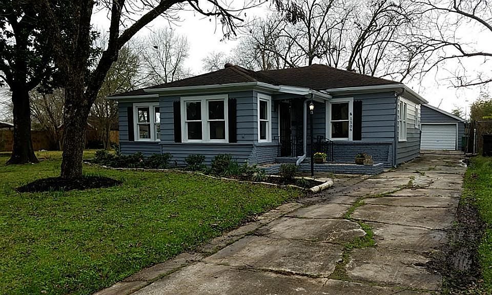 1st image of 1506 Des Jardines St