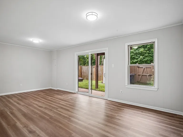 5128 Cliffhaven Dr — Photo 31
