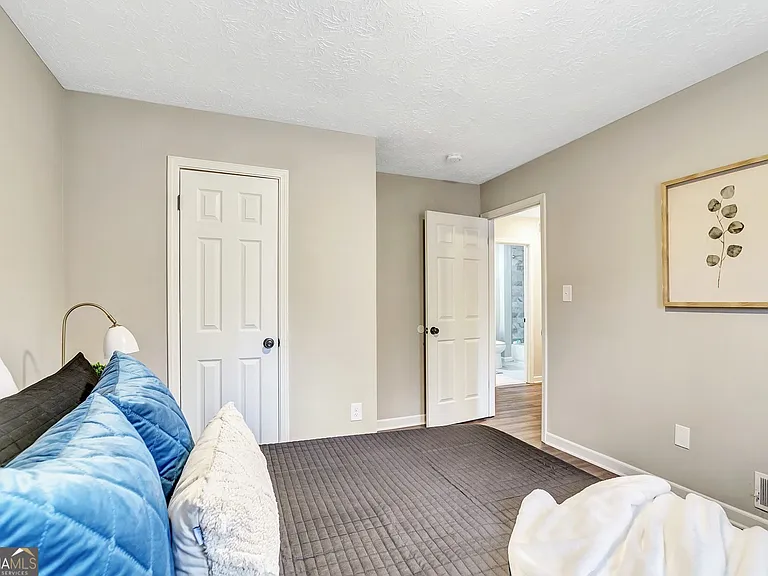 3017 Valley View Dr — Photo 21