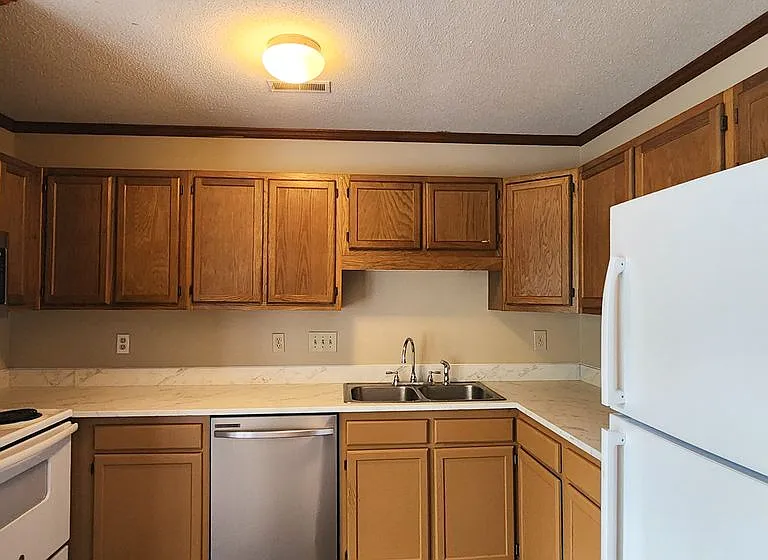 5706 Chalmers Ct — Photo 6