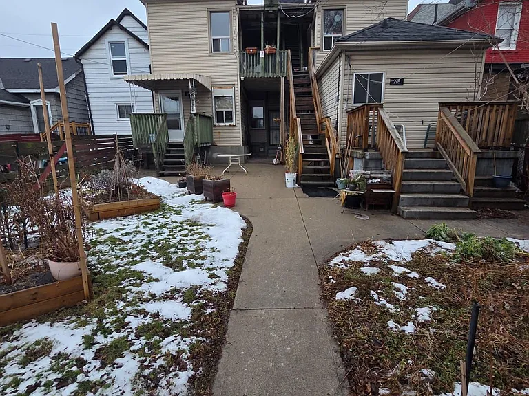 296 Emerald St N #1 — Photo 14
