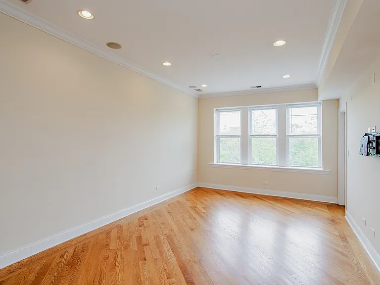 6150 N Ravenswood Ave #4 — Photo 6