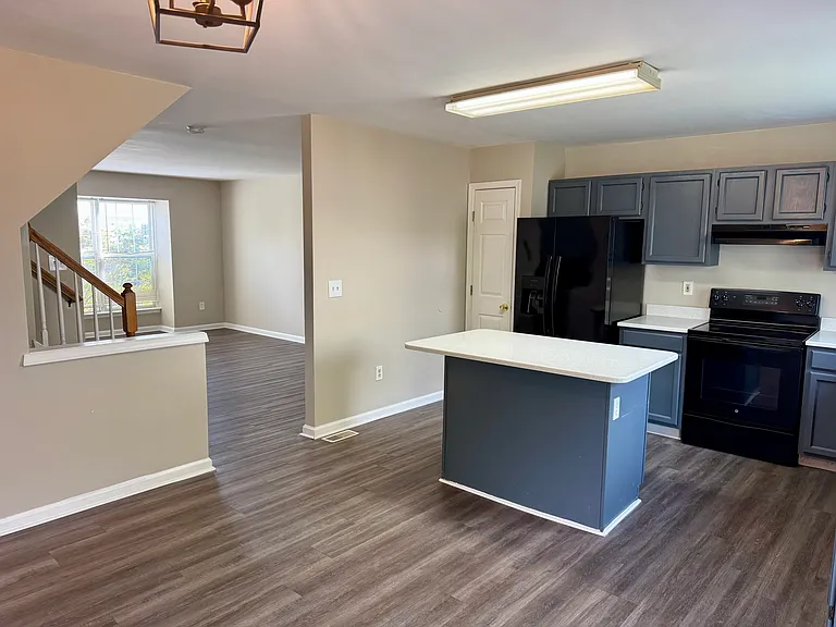 14 Spring Dr — Photo 5