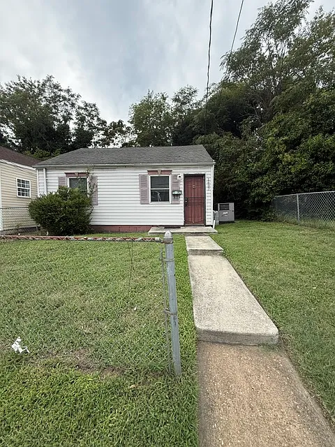 2 bed, 576 sqft, $1,235 — Photo 2