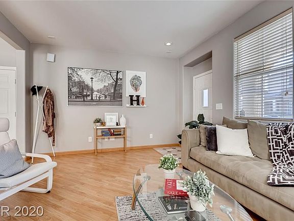 4th image of 6774 Wormwood Ln