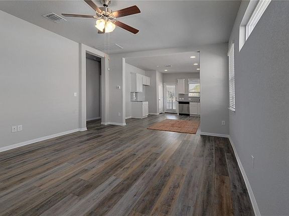 5th image of 1701 Logan Dr Unit 42
