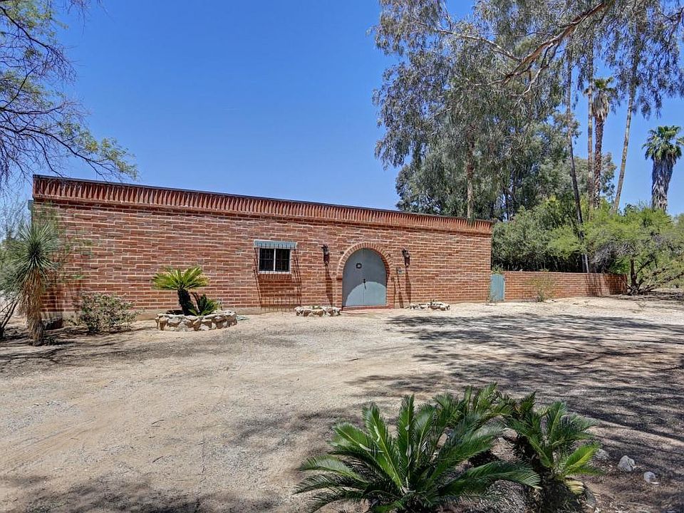 1st image of 926 W Comobabi Dr