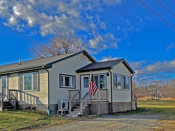 3rd image of 382 Main Street