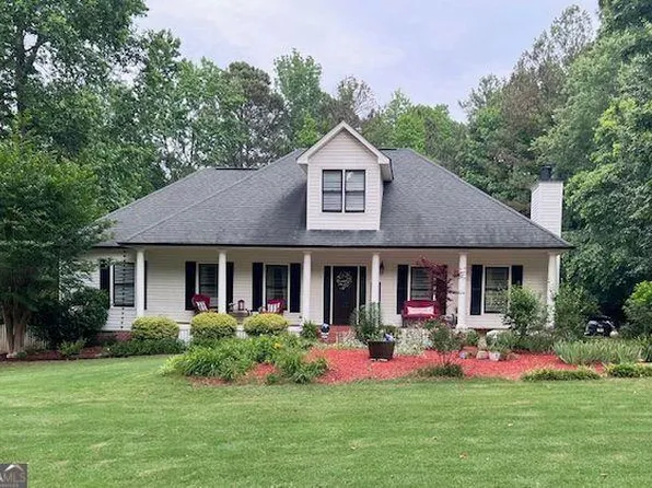 224 Strathmore Dr, Sharpsburg, GA 30277