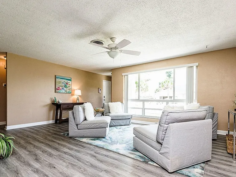 117 Ocean Ter — Photo 11