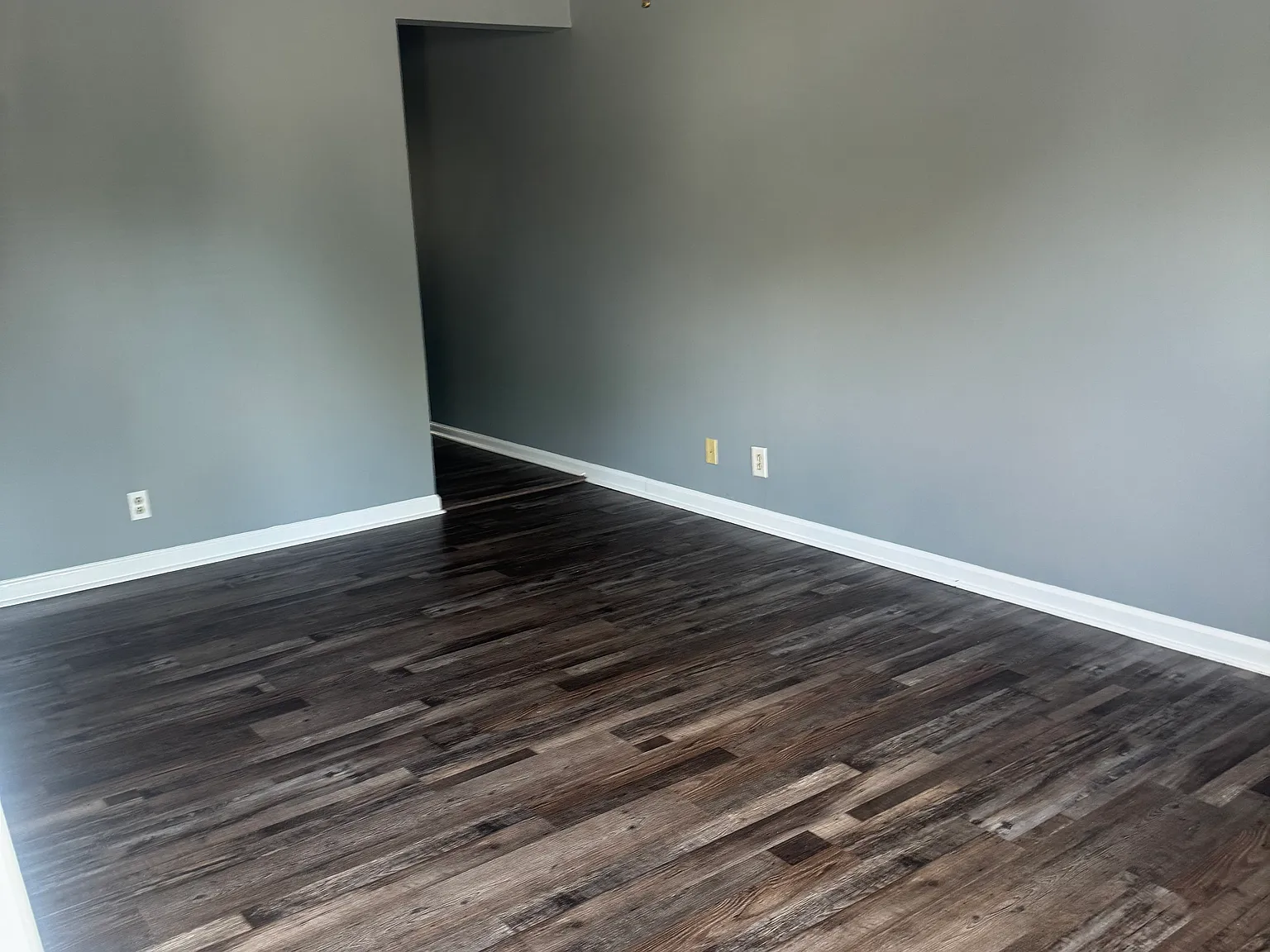 2 bed, $1,100 — Photo 4