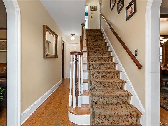 3rd image of 2069 Windsor Road