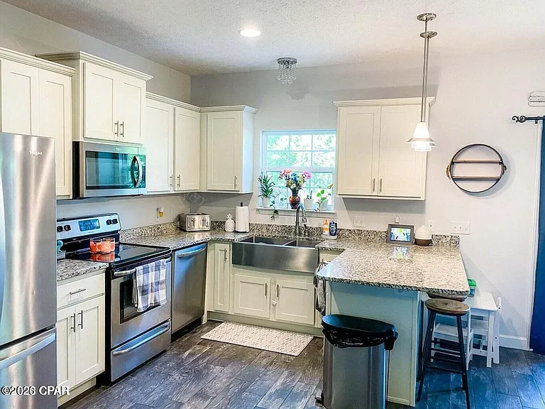2417 Causeway Manor Ct — Photo 4