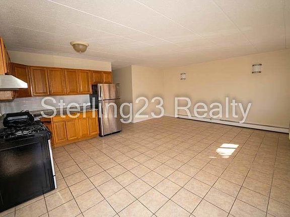 5th image of 21-23 21st Ave #2