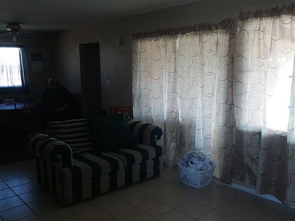 3rd image of 1112 E Navajo St