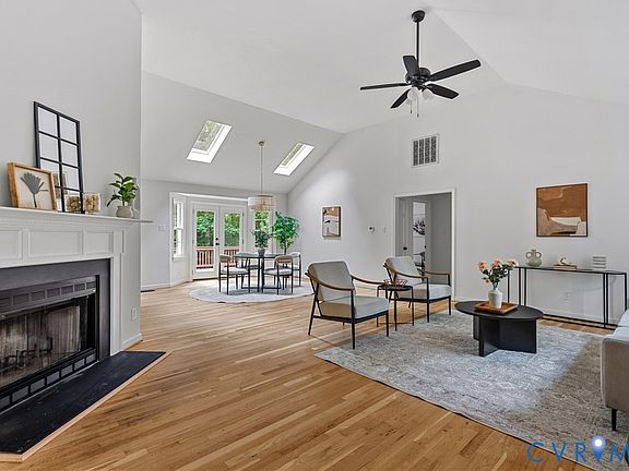 5th image of 2628 Glenridge Dr