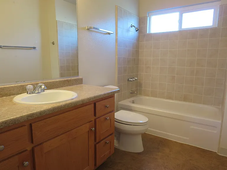 1836 Laburnum Ave — Photo 20