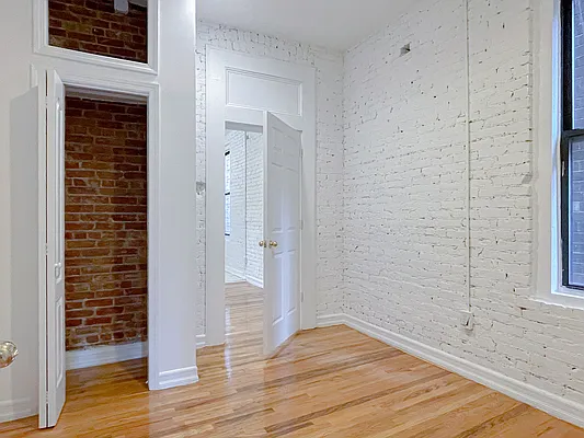 Rented by City Connections Realty | media 15