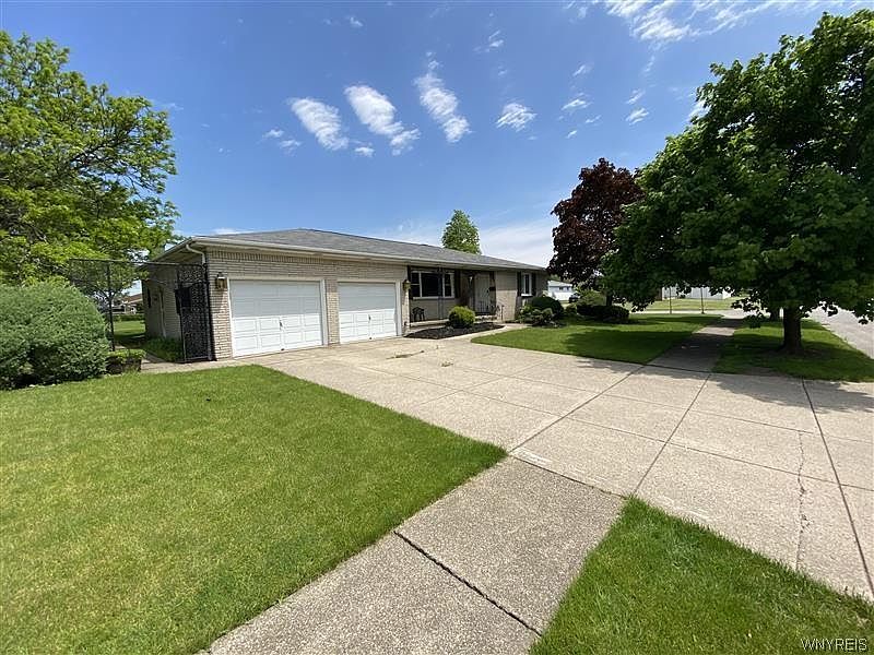 1st image of 4 Honduras Ln
