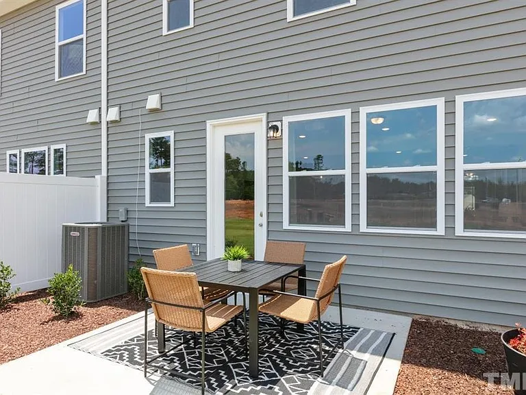 128 Gosford Ln — Photo 44