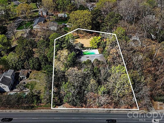 4th image of 7600 Park Rd