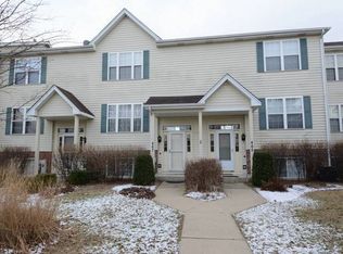 467 Willow St, Elburn, IL 60119