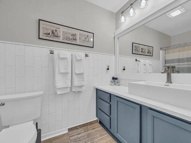 13 N Pinewood Dr #D — Photo 3