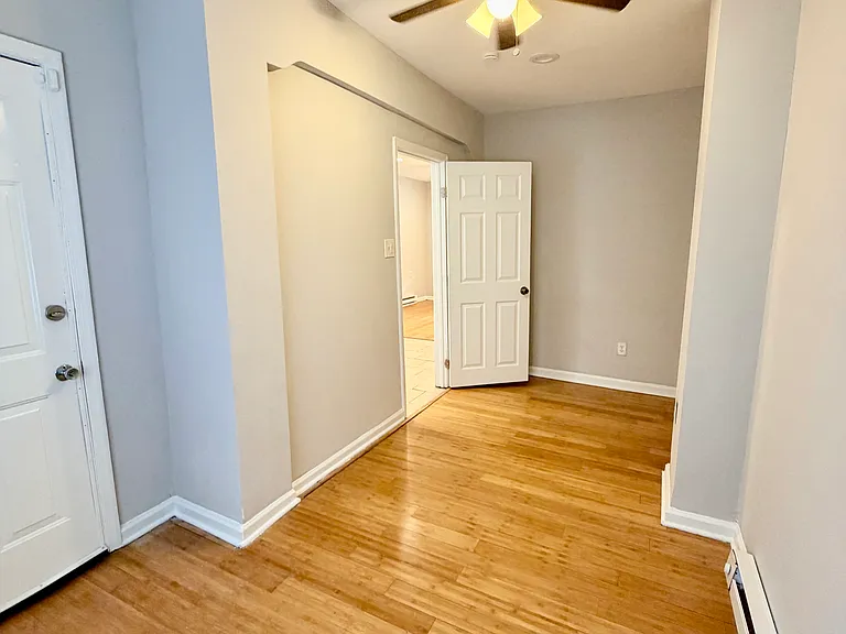 6525 Saybrook Ave — Photo 9