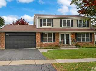 810 Harvest Dr, Lake Zurich, IL 60047