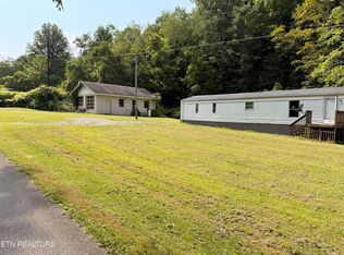 920 Left Poor Valley Rd, Pennington Gap, VA 24277