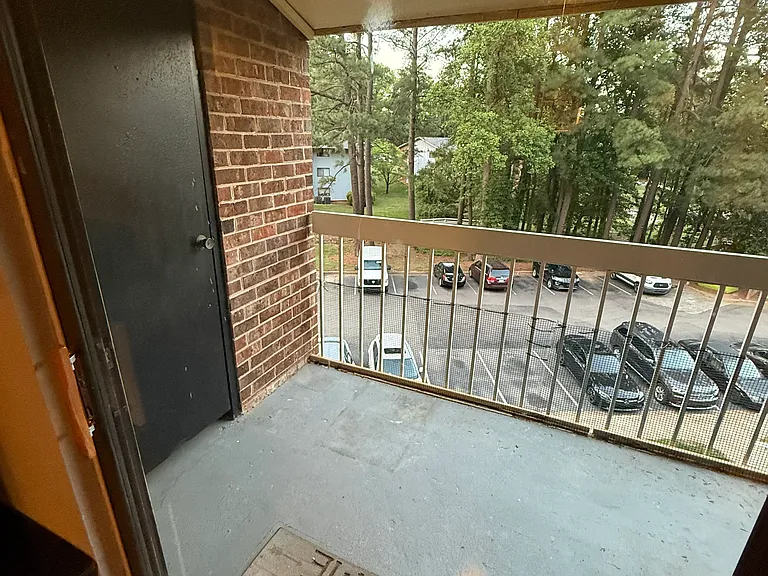 1114 Schaub Dr #H — Photo 13